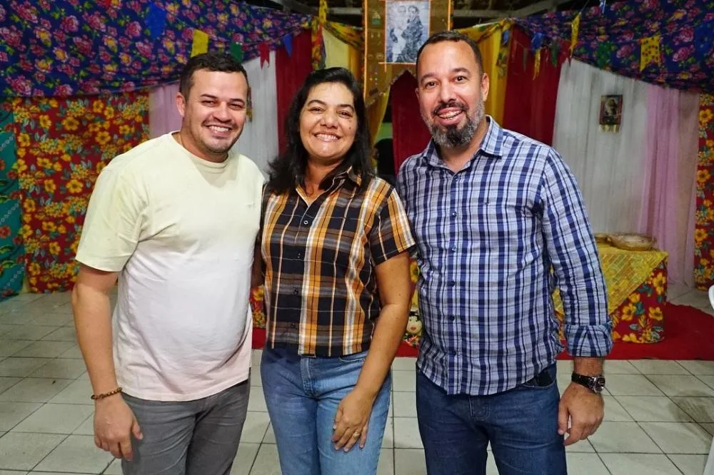 2. Rodolfo Silva, secret&aacute;rio de Imprensa; Viviane Facundes, secret&aacute;ria de Obras e Servi&ccedil;os P&uacute;blicos; e Marcone Barros, executivo de Imprensa.