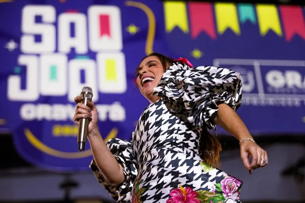 Ana Castela e muito forró marcaram a sexta em Gravatá. Todas as fotos já estão no ar! A festa continua neste sábado (21), com Wesley Safadão, Bruno e Marrone, Enzo Rabelo e muito mais.