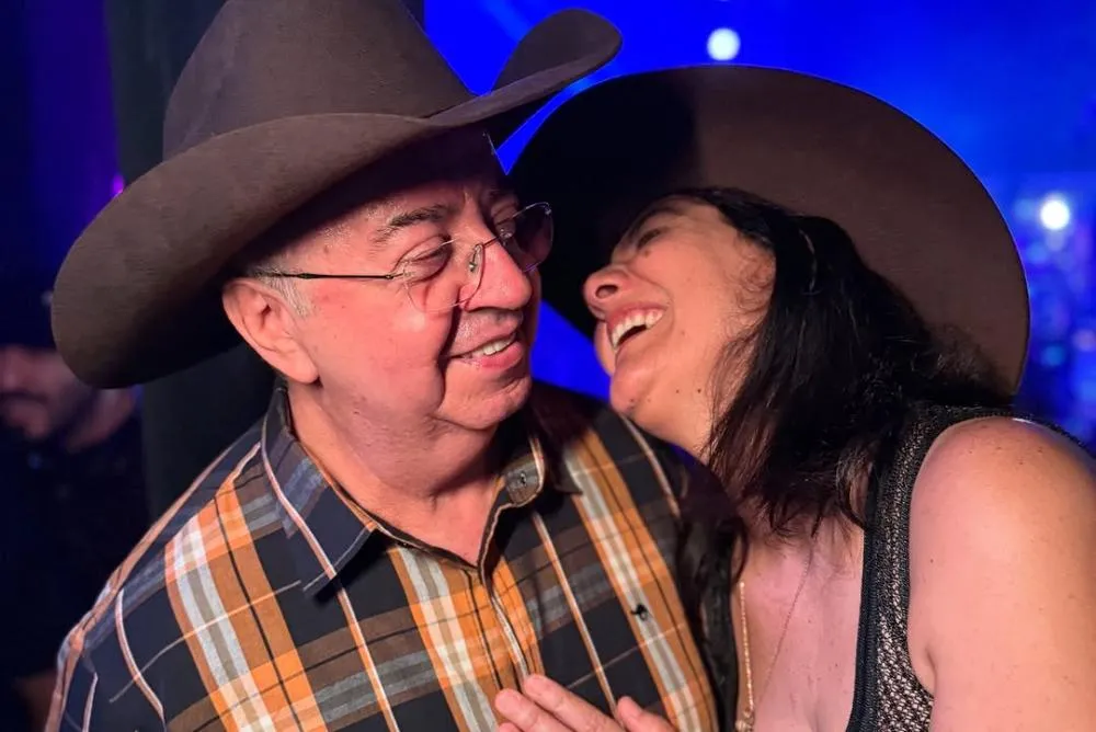 Ana Castela e muito forró marcaram a sexta em Gravatá. Todas as fotos já estão no ar! A festa continua neste sábado (21), com Wesley Safadão, Bruno e Marrone, Enzo Rabelo e muito mais.