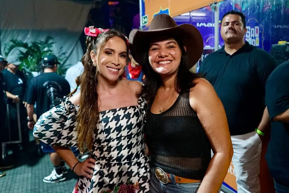 Ana Castela e muito forró marcaram a sexta em Gravatá. Todas as fotos já estão no ar! A festa continua neste sábado (21), com Wesley Safadão, Bruno e Marrone, Enzo Rabelo e muito mais.