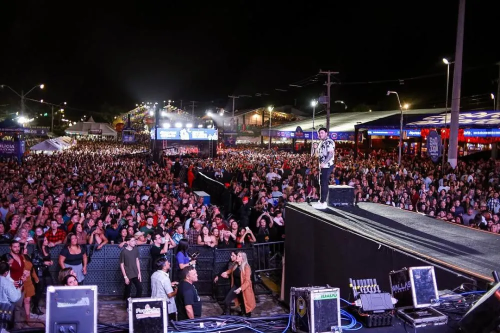 Senhoras e Senhores, São João de Gravatá. E que noite! CONFIRA TODAS AS IMAGENS, CLICANDO AQUI!