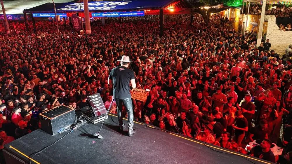 Senhoras e Senhores, São João de Gravatá. E que noite! CONFIRA TODAS AS IMAGENS, CLICANDO AQUI!