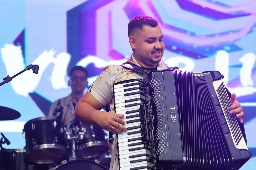 Alto do Cruzeiro ferveu com muito forró autêntico no domingo (22) e hoje tem mais a partir das 13h!