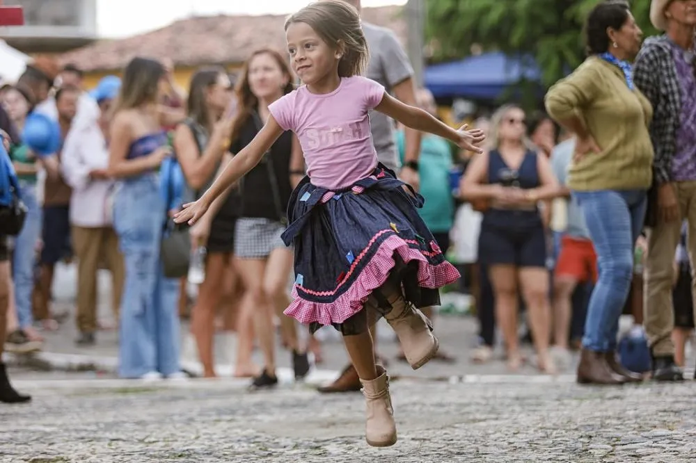 Alto do Cruzeiro ferveu com muito forró autêntico no domingo (22) e hoje tem mais a partir das 13h!
