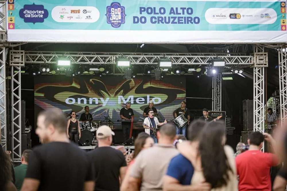 Alto do Cruzeiro ferveu com muito forró autêntico no domingo (22) e hoje tem mais a partir das 13h!