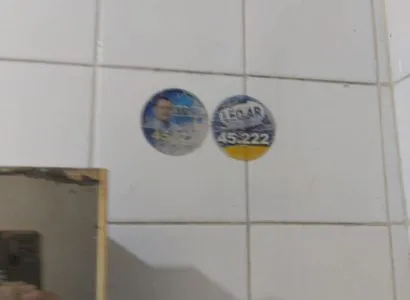 Filho acusa vereador de Gravatá de ter destruído a casa de sua mãe, usada como comitê eleitoral. A proprietária, de 83 anos, enfrenta sérios prejuízos financeiros e emocionais