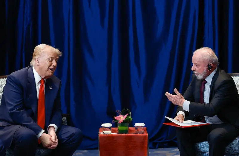 Presidente da República, Luiz Inácio Lula da Silva, durante Encontro com o Presidente dos Estados Unidos, Donald Trump, durante o 47ª Cúpula da Associação de Nações do Sudeste Asiático - ASEAN em Kuala Lampur, Malásia | Foto: Ricardo Stuckert / PR
