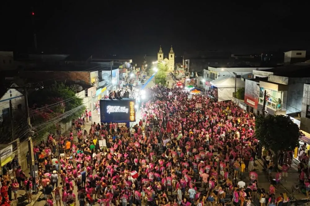 Chã Grande explode em alegria com o Carnaval fora de época do Bloco Arrebento 2025