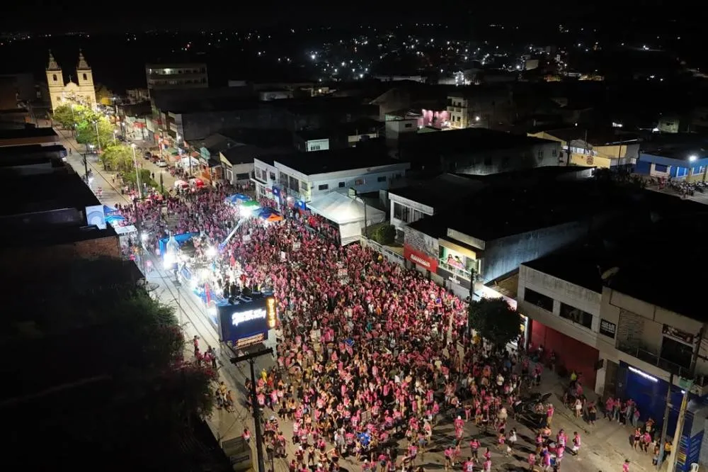 Chã Grande explode em alegria com o Carnaval fora de época do Bloco Arrebento 2025