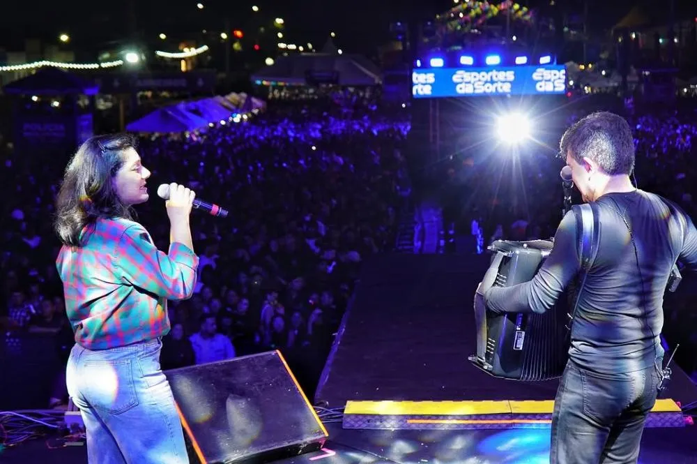 Explosão de alegria, forró e emoção: primeira noite do São João de Gravatá foi um sucesso!