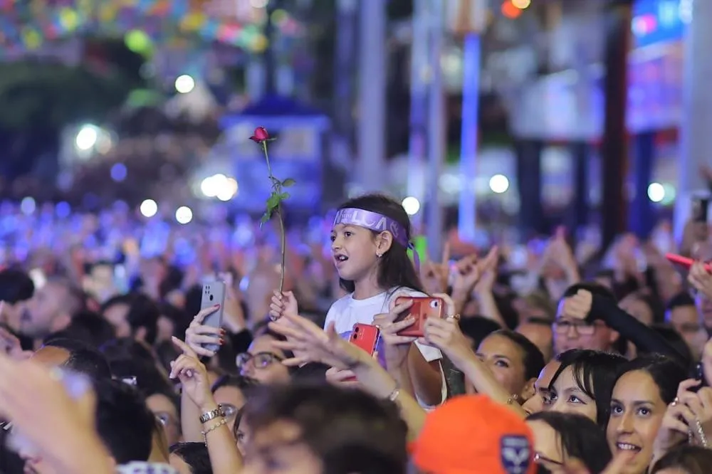 As melhores imagens da terceira noite do São João da Gente estão no ar! A emoção da multidão, os sorrisos dos fãs, os momentos marcantes no palco e toda a beleza do São João de Gravatá