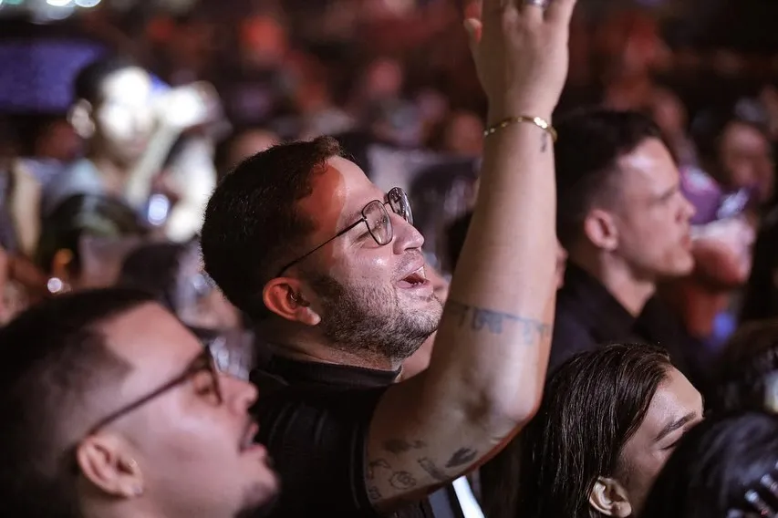 As melhores imagens da terceira noite do São João da Gente estão no ar! A emoção da multidão, os sorrisos dos fãs, os momentos marcantes no palco e toda a beleza do São João de Gravatá