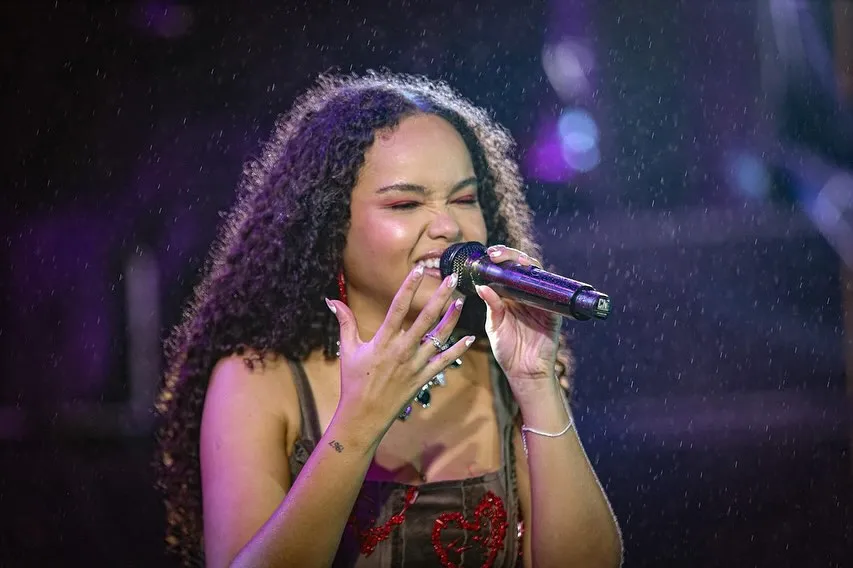 As melhores imagens da terceira noite do São João da Gente estão no ar! A emoção da multidão, os sorrisos dos fãs, os momentos marcantes no palco e toda a beleza do São João de Gravatá
