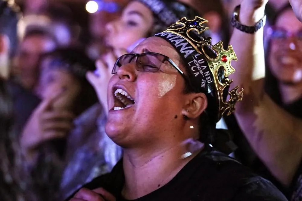 As melhores imagens da terceira noite do São João da Gente estão no ar! A emoção da multidão, os sorrisos dos fãs, os momentos marcantes no palco e toda a beleza do São João de Gravatá