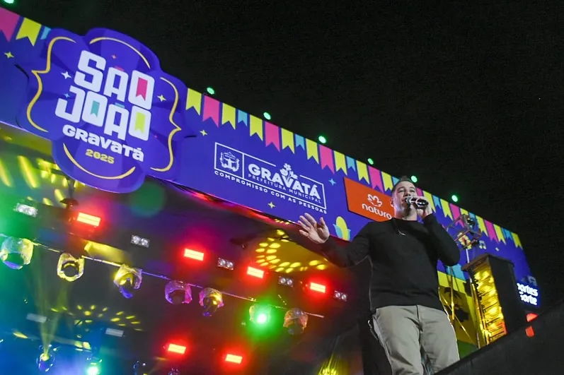 Sábado de forró aquece noite fria no Pátio de Eventos em Gravatá. Mais do que entretenimento, nosso São João representa um importante motor para a economia da nossa cidade