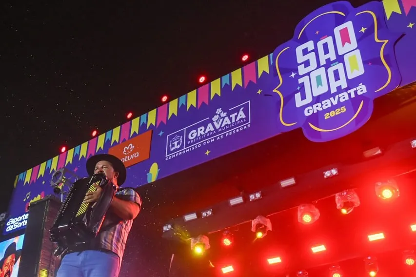 Sábado de forró aquece noite fria no Pátio de Eventos em Gravatá. Mais do que entretenimento, nosso São João representa um importante motor para a economia da nossa cidade